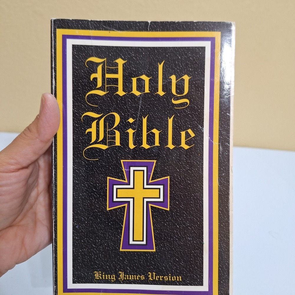 Holy Bible Paperback King James Version By Paradise Press, Inc.